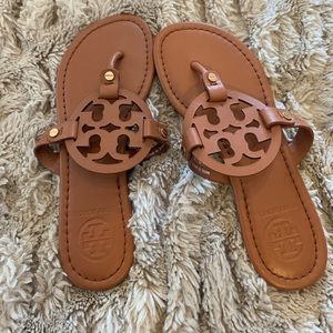 TB Sandal - Size 7